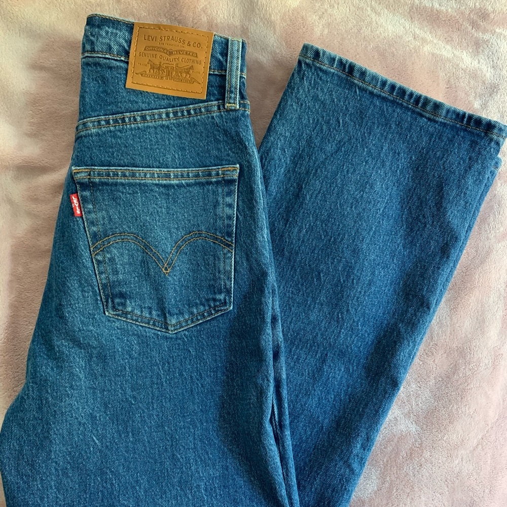Levi Premium ribcage straight ankle size 25